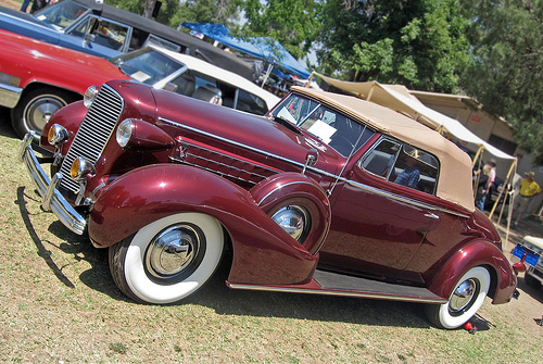 1936 Cadillac V-12 convertible coupe front 3q