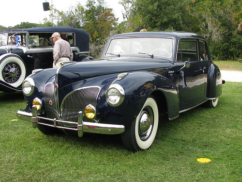 1941 Lincoln Continental front 3q
