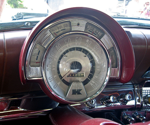 1951 Kaiser Deluxe sedan gauges