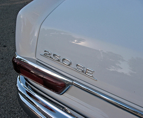 1966 Mercedes 250SE cabriolet badge
