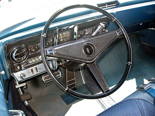 1967 Oldsmobile Toronado Deluxe dashboard