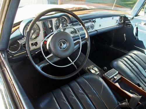 1970 Mercedes 280SL (W113) interior